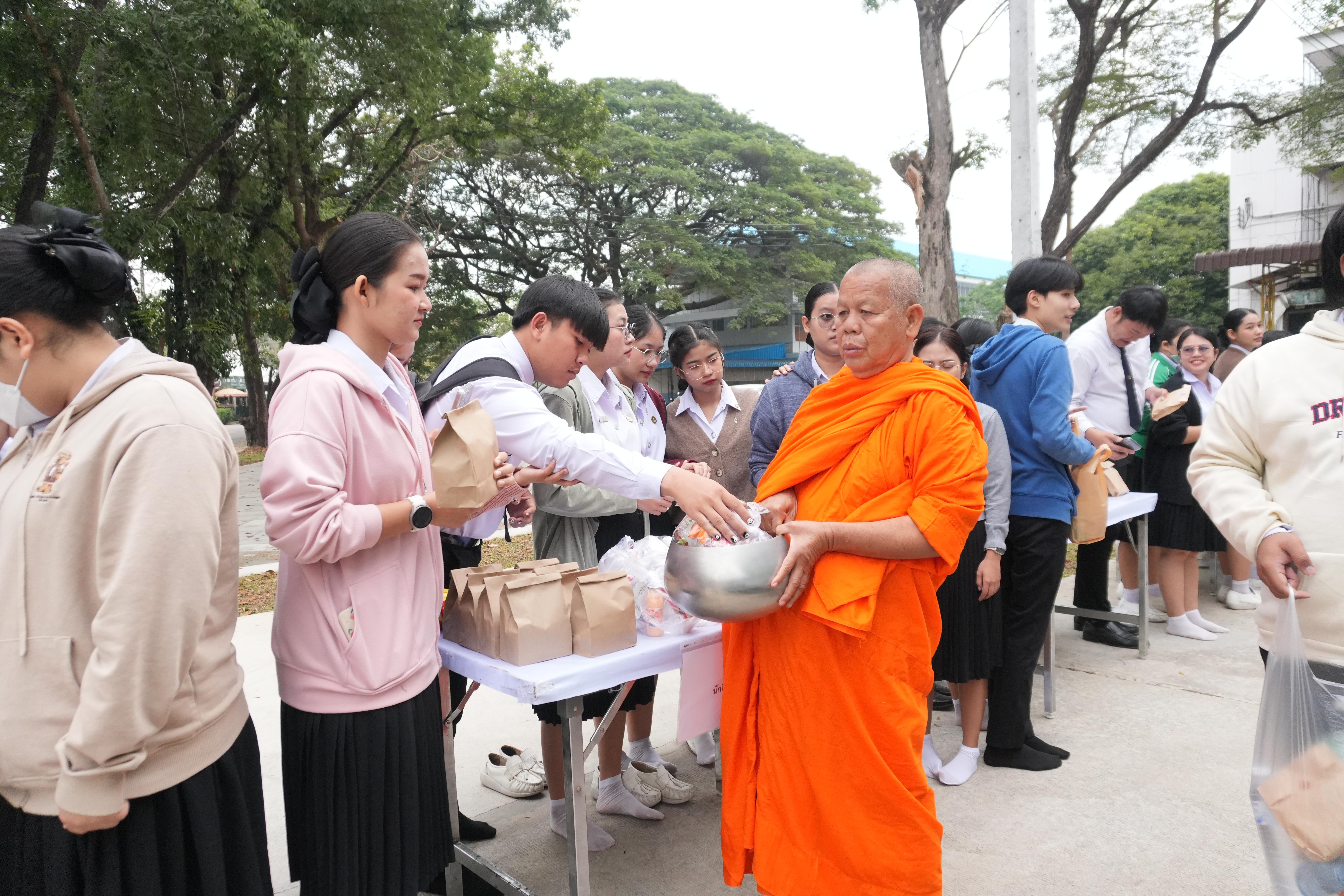 38. ทำบุญวันขึ้นปีใหม่และวันครบรอบก่อตั้งคณะพยาบาลศาสตร์