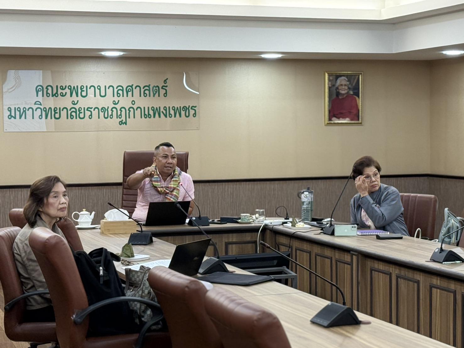10. การอบรมการพัฒนางานวิจัย และการเขียนบทความเพื่อตีพิมพ์ 2568