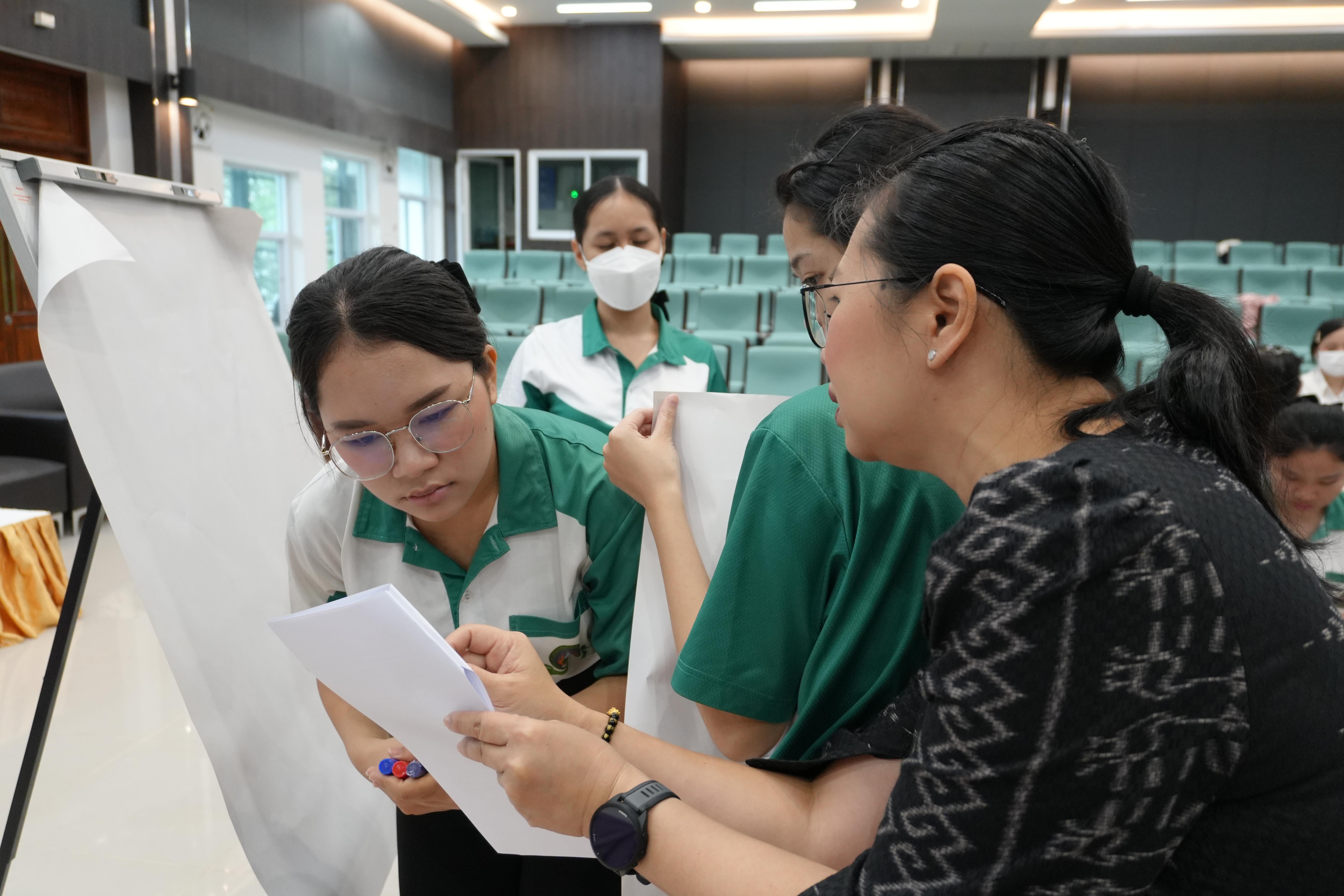 23. กิจกรรม เวทีแลกเปลี่ยนเรียนรู้ผู้สำเร็จการอบรมหลักสูตรประกาศนียบัตรผู้ดูแลผู้สูงอายุที่อยู่ในภาวะพึ่งพิง ประจำปี 2568