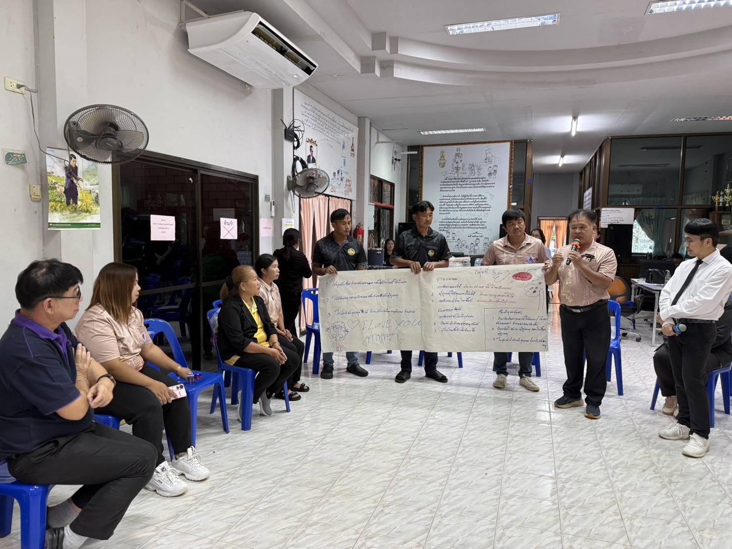 2. โครงการพัฒนาคุณภาพชีวิต และ ยกระดับรายได้ให้กับชุมชนฐานราก