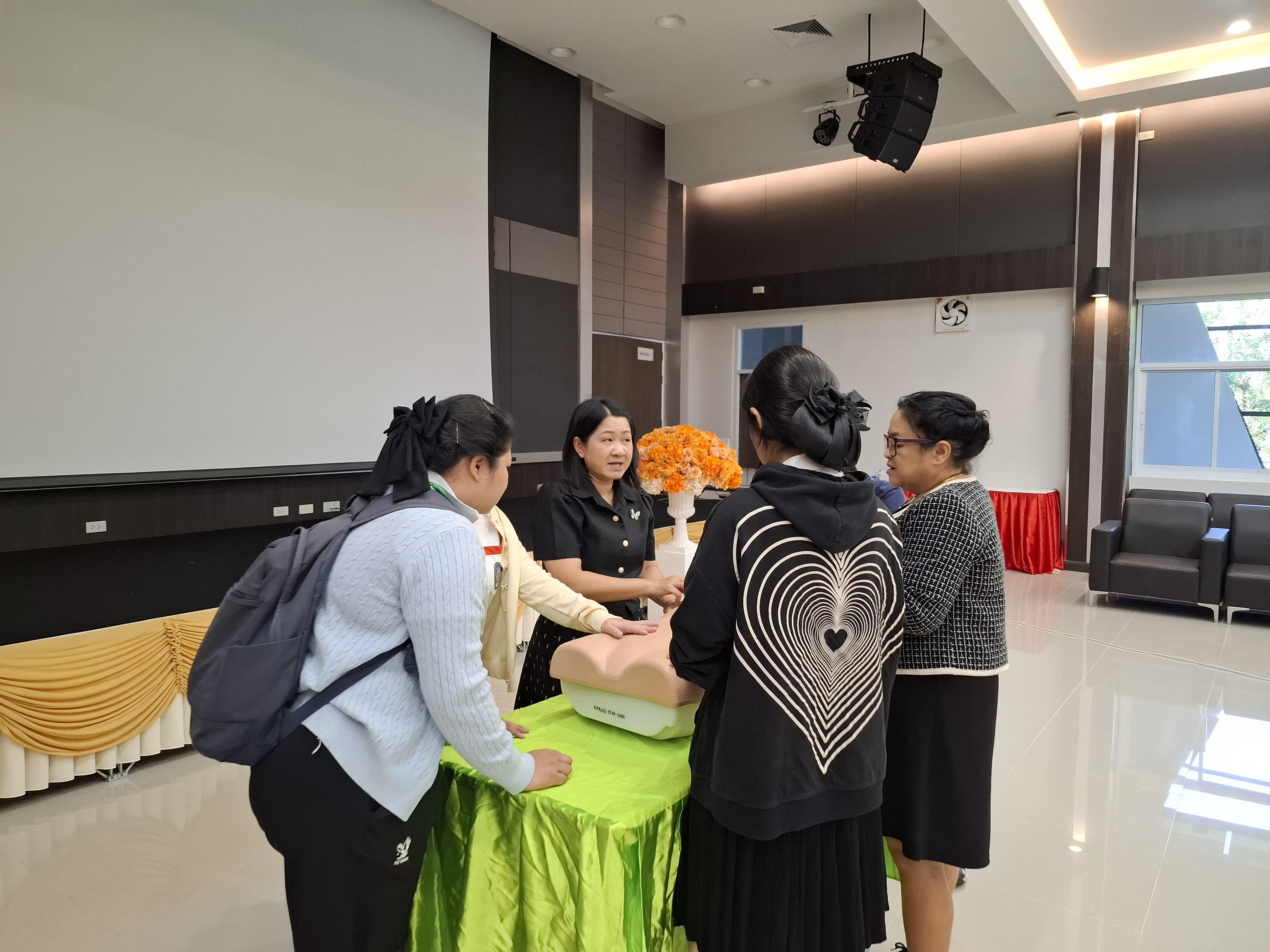 15. โครงการ “การพัฒนาศักยภาพด้านการสอนสำหรับพยาบาลพี่เลี้ยง