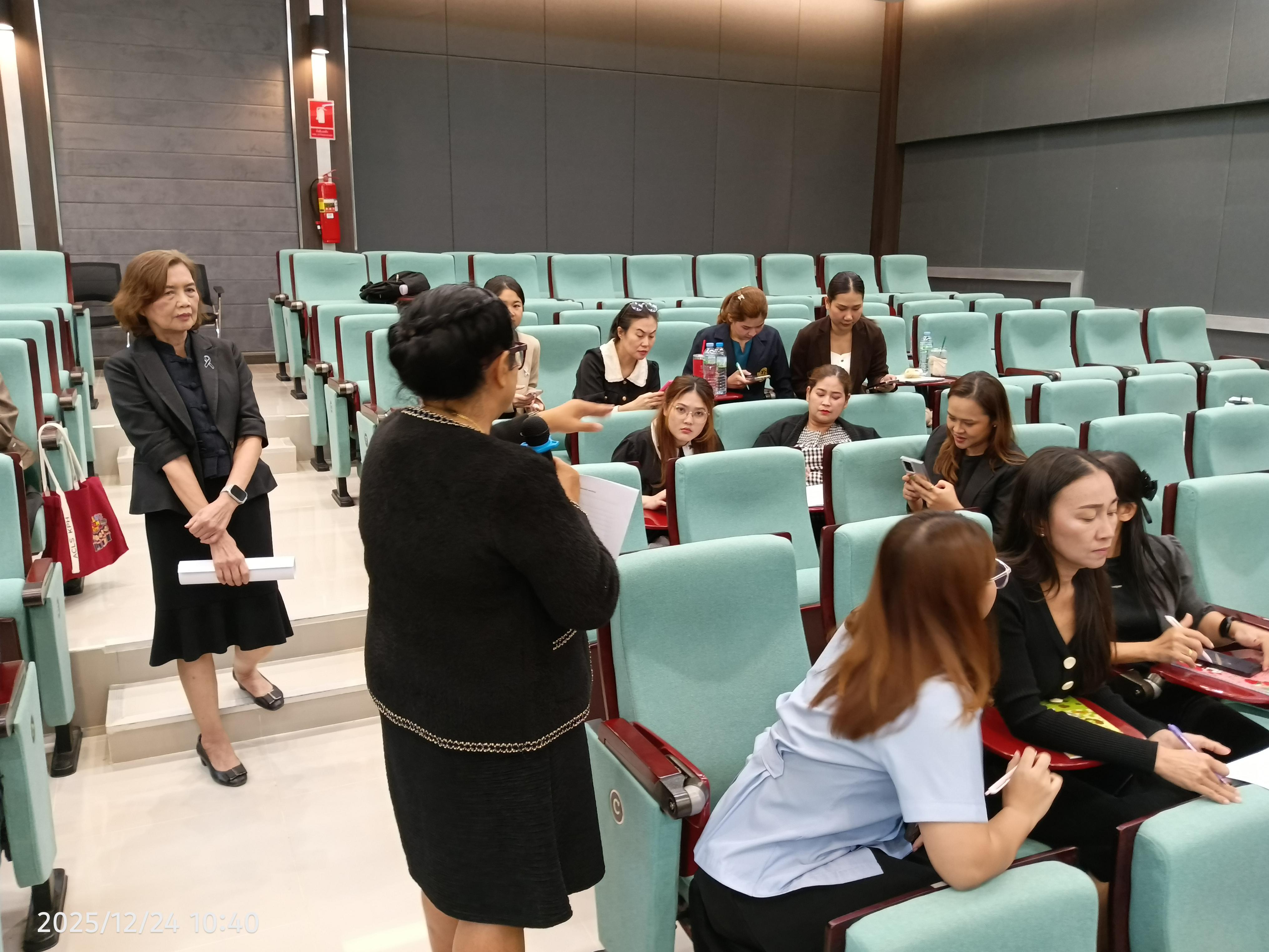 35. โครงการ “การพัฒนาศักยภาพด้านการสอนสำหรับพยาบาลพี่เลี้ยง