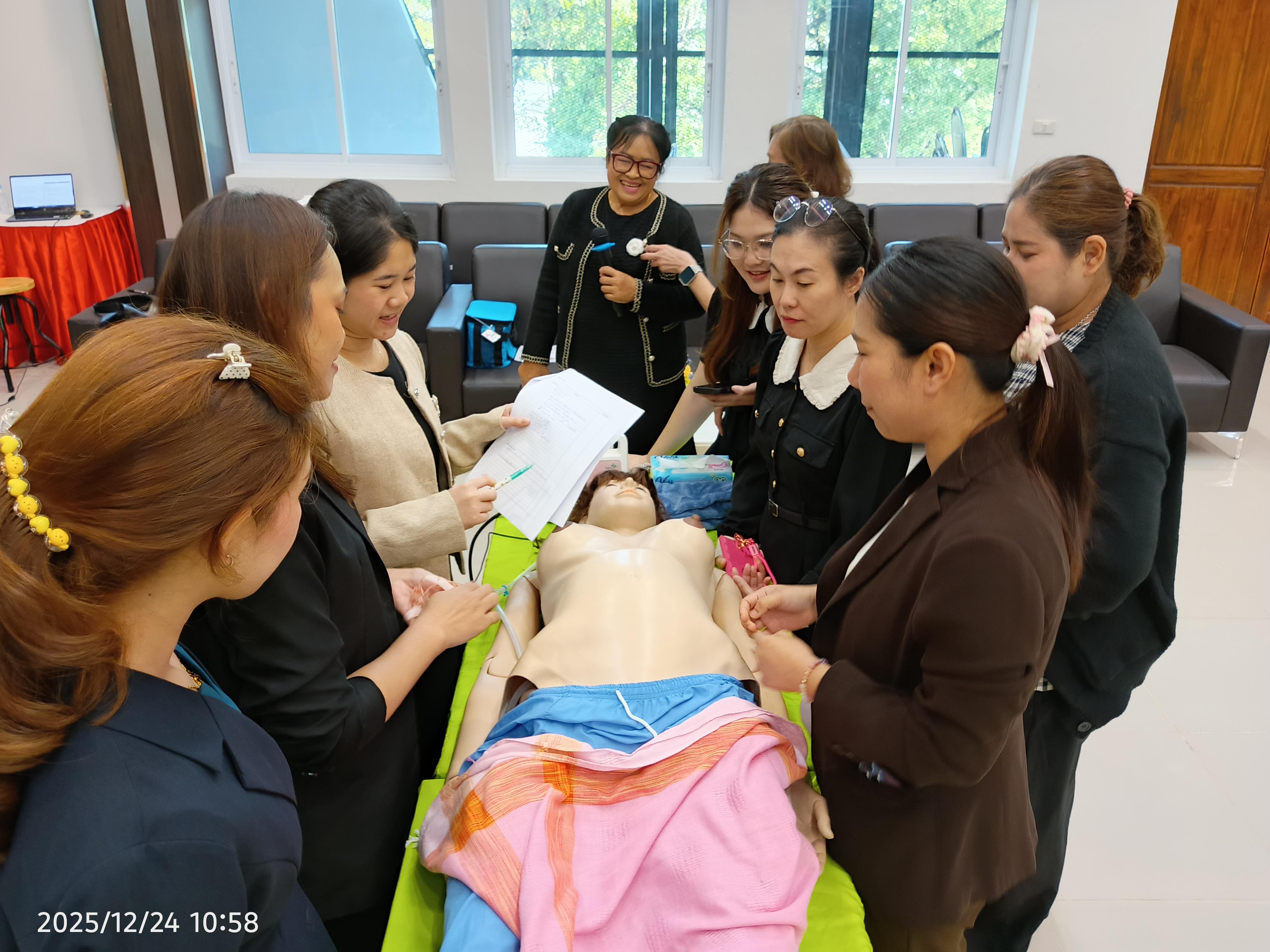 37. โครงการ “การพัฒนาศักยภาพด้านการสอนสำหรับพยาบาลพี่เลี้ยง