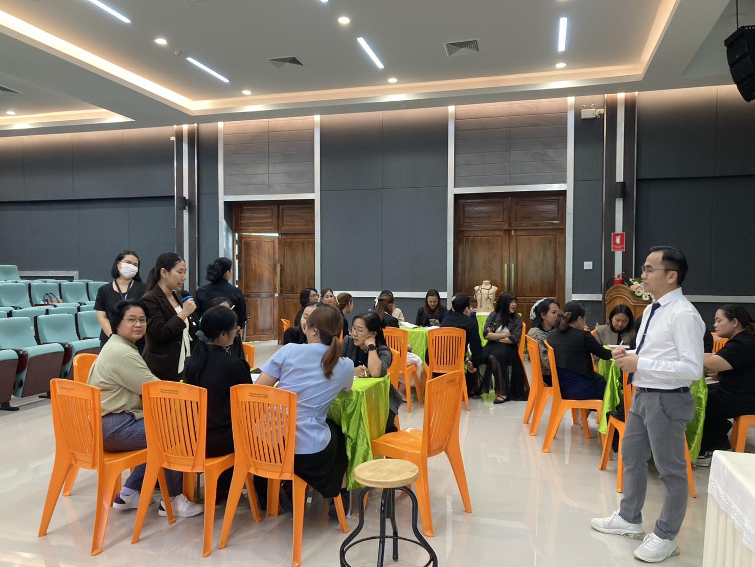 50. โครงการ “การพัฒนาศักยภาพด้านการสอนสำหรับพยาบาลพี่เลี้ยง