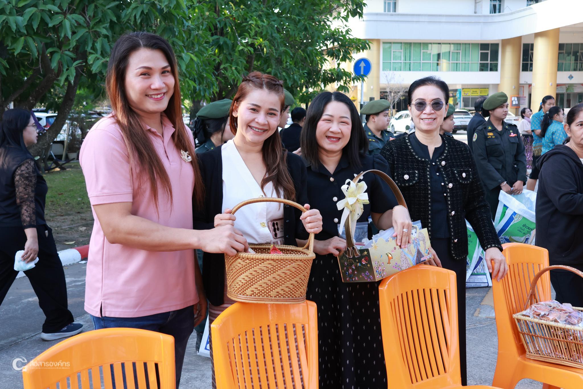 3. ทำบุญตักบาตรข้าวสารอาหารแห้ง เนื่องในวันขึ้นปีใหม่ 2569