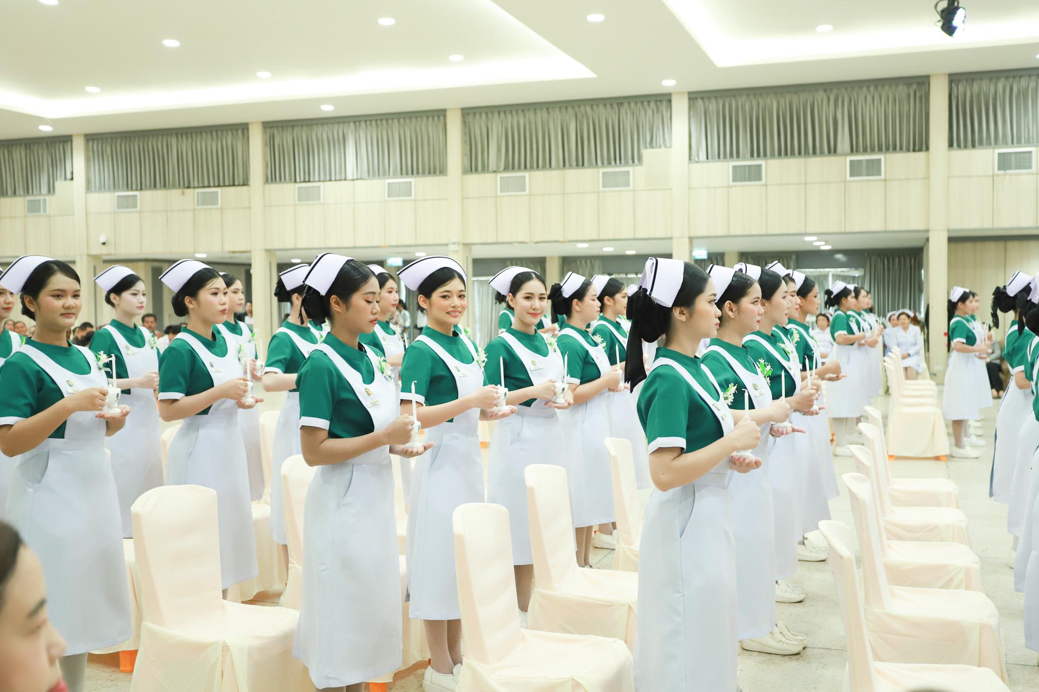 5. พิธีมอบหมวก เข็มชั้นปี และตะเกียงไนติงเกล  ประจำปีการศึกษา 2568