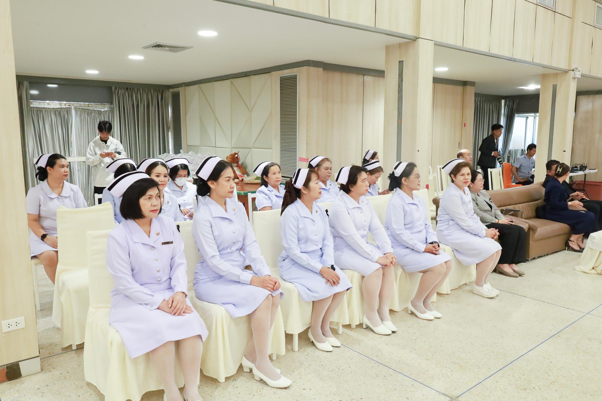 14. พิธีมอบหมวก เข็มชั้นปี และตะเกียงไนติงเกล  ประจำปีการศึกษา 2568