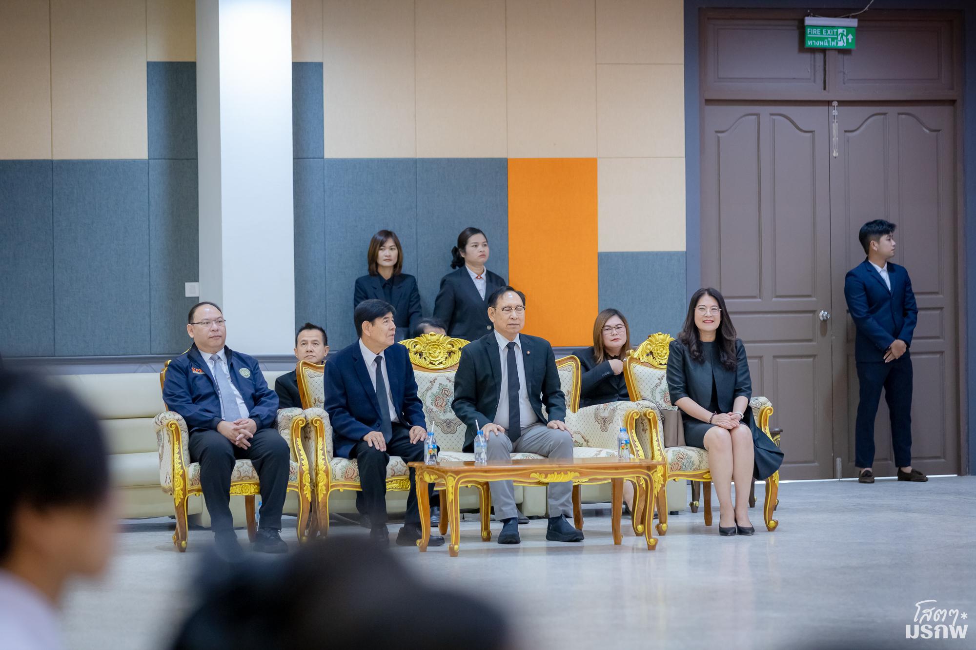 4. พิธีมอบรางวัลแก่นักศึกษาและบุคลากร ที่สร้างชื่อเสียงให้แก่มหาวิทยาลัยราชภัฏกำแพงเพชร