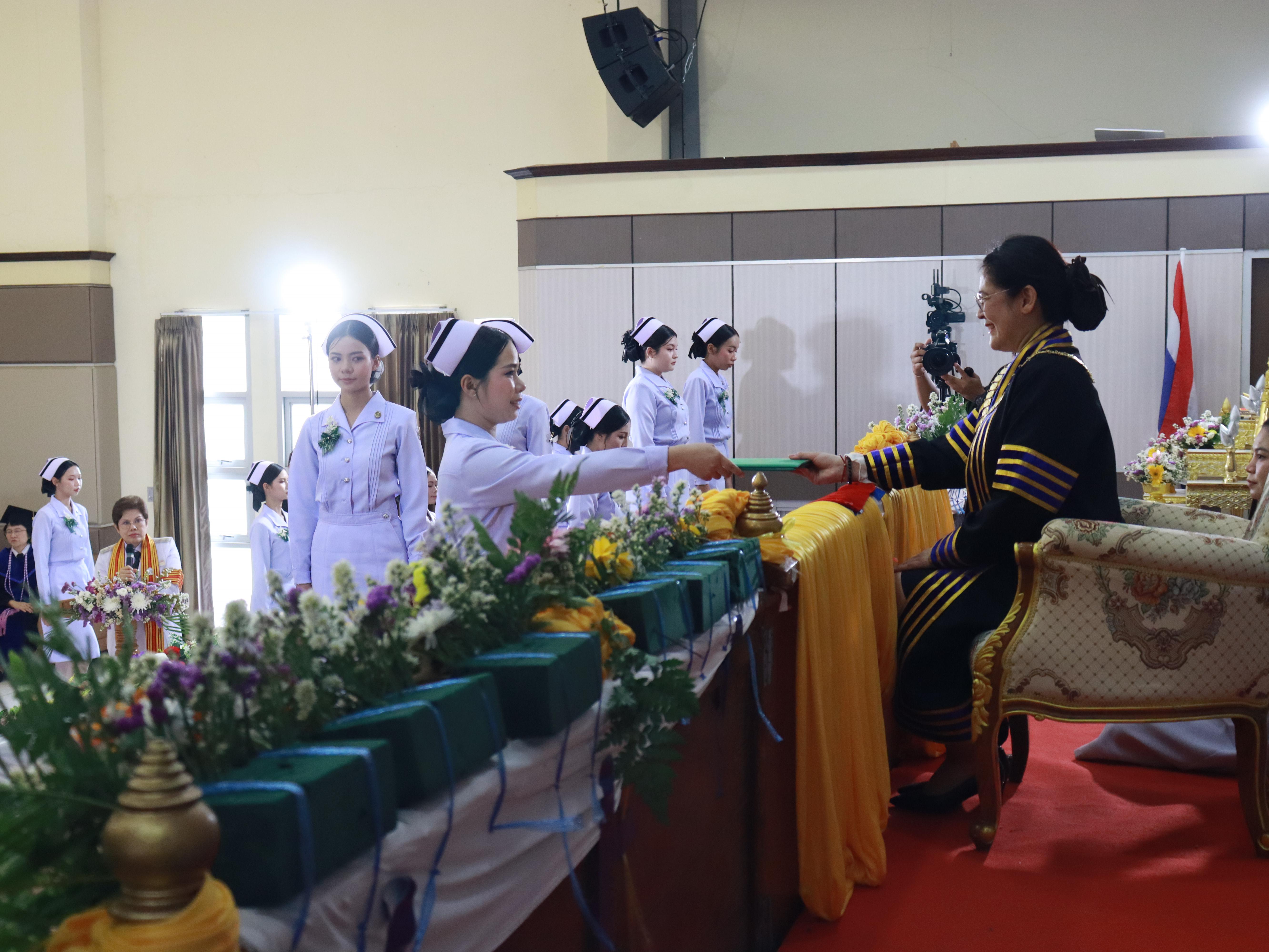 12. พิธีสำเร็จการศึกษา!! นักศึกษาหลักสูตรพยาบาลศาสตรบัณฑิต ประจำปีการศึกษา 2568