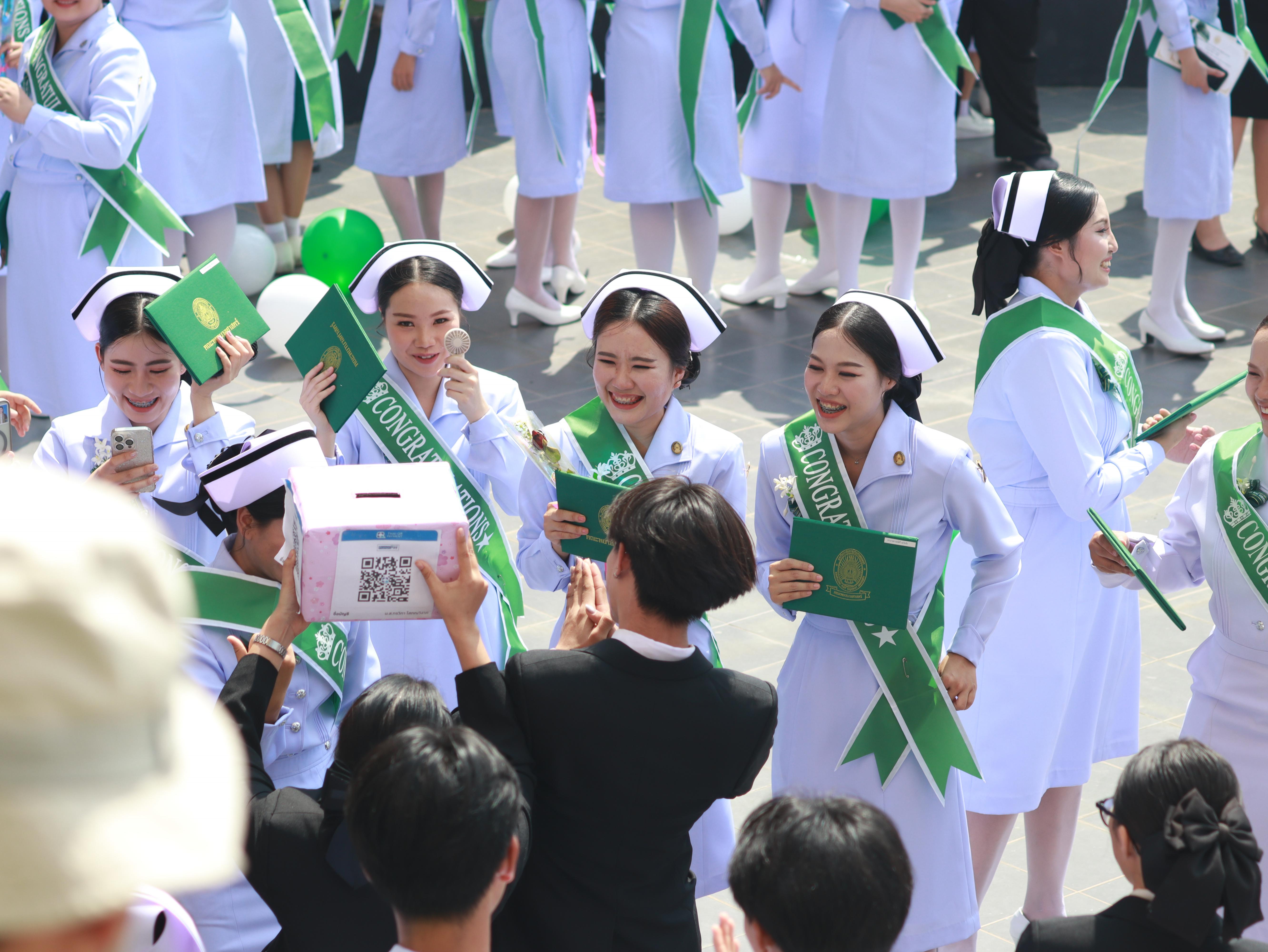 17. พิธีสำเร็จการศึกษา!! นักศึกษาหลักสูตรพยาบาลศาสตรบัณฑิต ประจำปีการศึกษา 2568