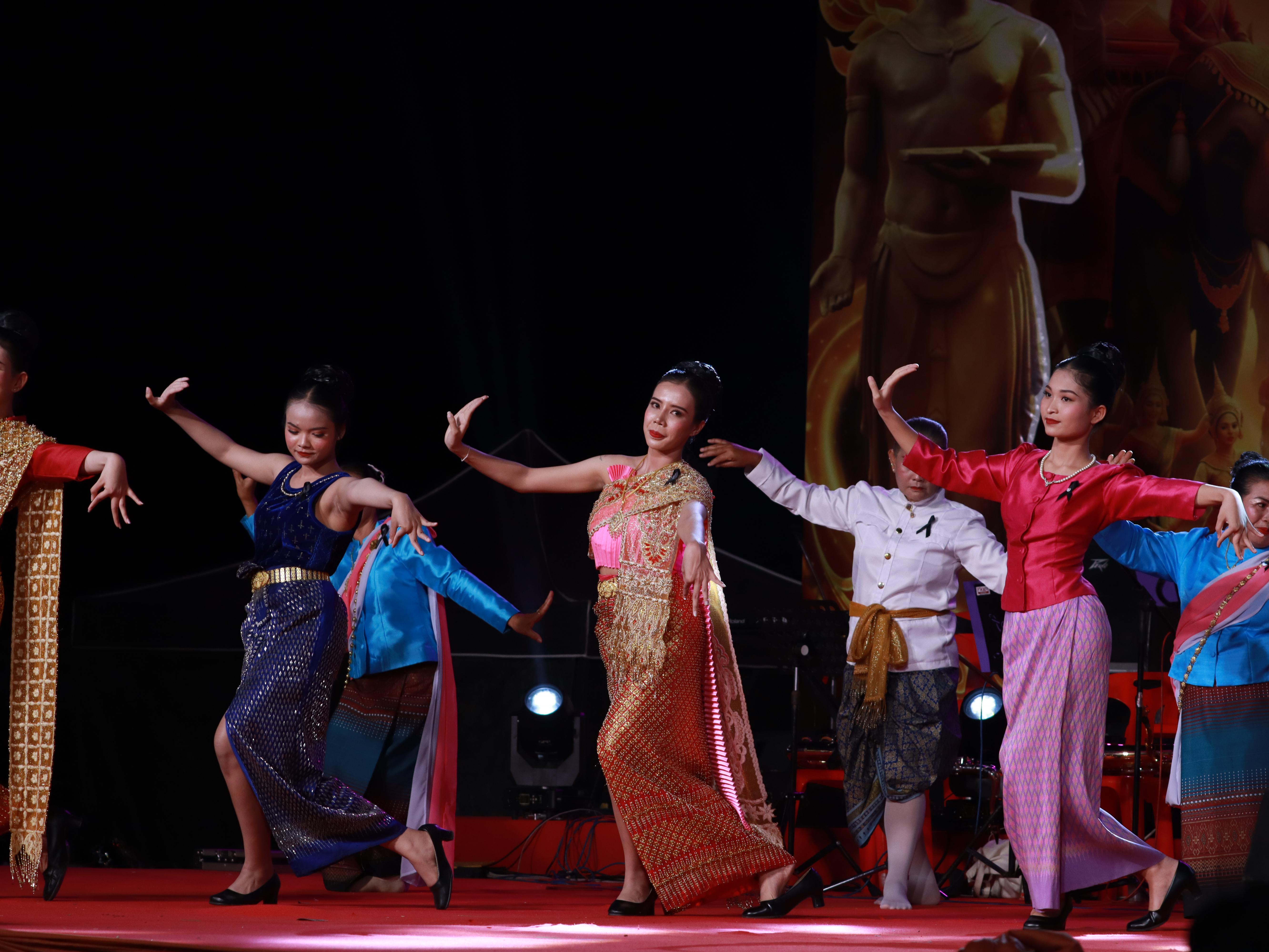 6. นักศึกษา คณะพยาบาลศาสตร์ ชั้น ปีที่ 1 ร่วมทำการแสดง ในงานประเพณีนบพระ-เล่นเพลง และงานกาชาดจังหวัดกำแพงเพชร ประจำปี 2569