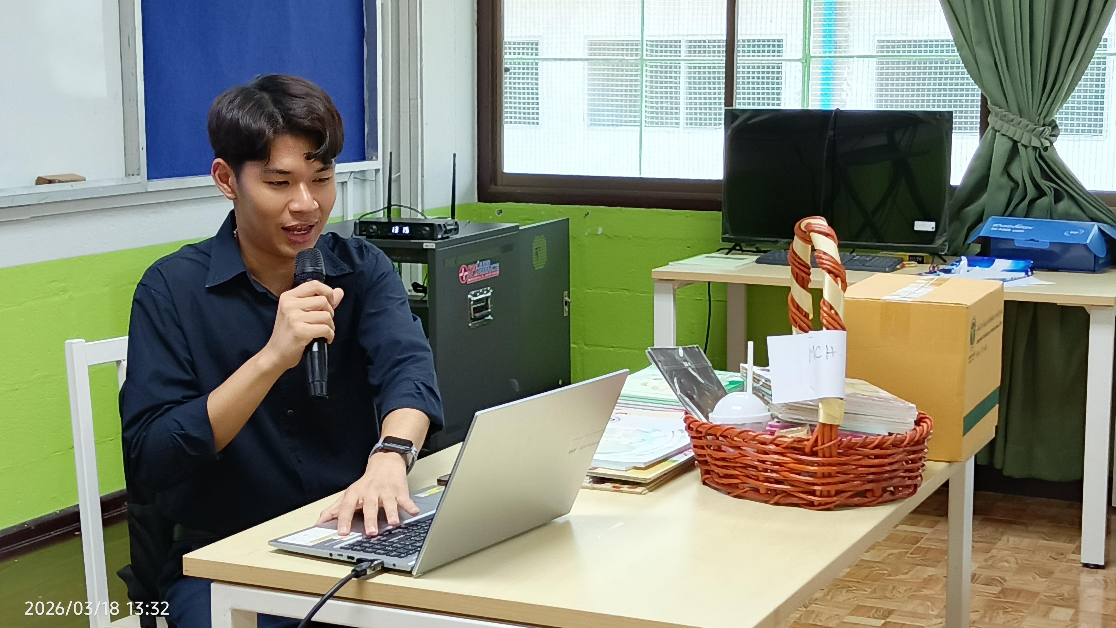 5. ศูนย์อนามัยที่ 3 นครสวรรค์ มาประชาสัมพันธ์ ให้ความรู้ โครงการ 9 ย่างเพื่อสร้างลูก แก่ นักศึกษาชั้นปีที่ 3