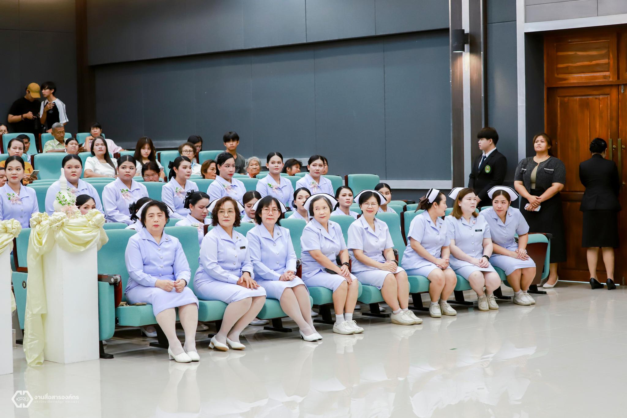 12. พิธีสำเร็จการศึกษา หลักสูตรประกาศนียบัตรผู้ช่วยพยาบาล รุ่นที่ 3