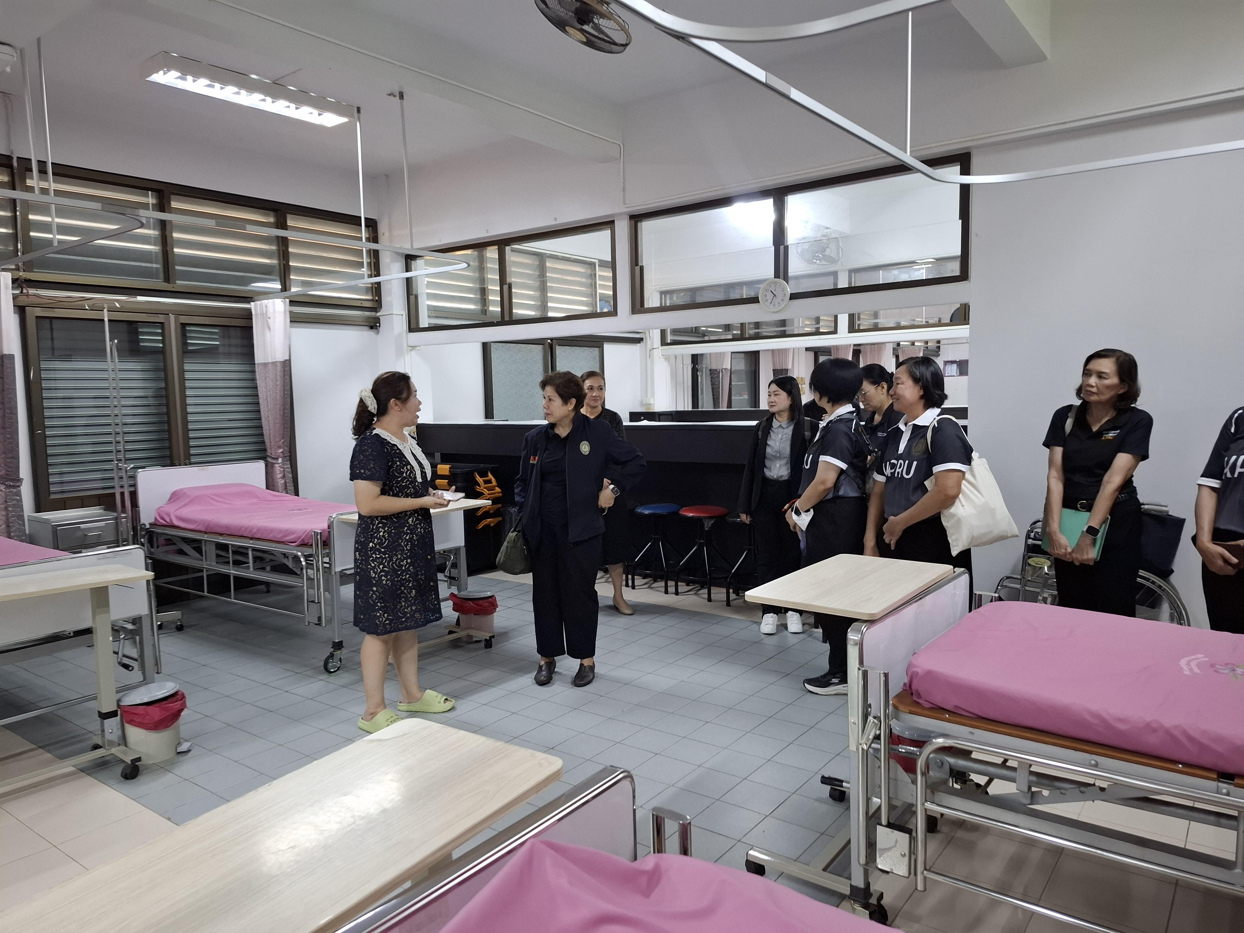 12. โครงการอบรมเชิงปฏิบัติการ ทบทวนแผนยุทธศาสตร์ คณะพยาบาลศาสตร์ประจำปี 2566-2570