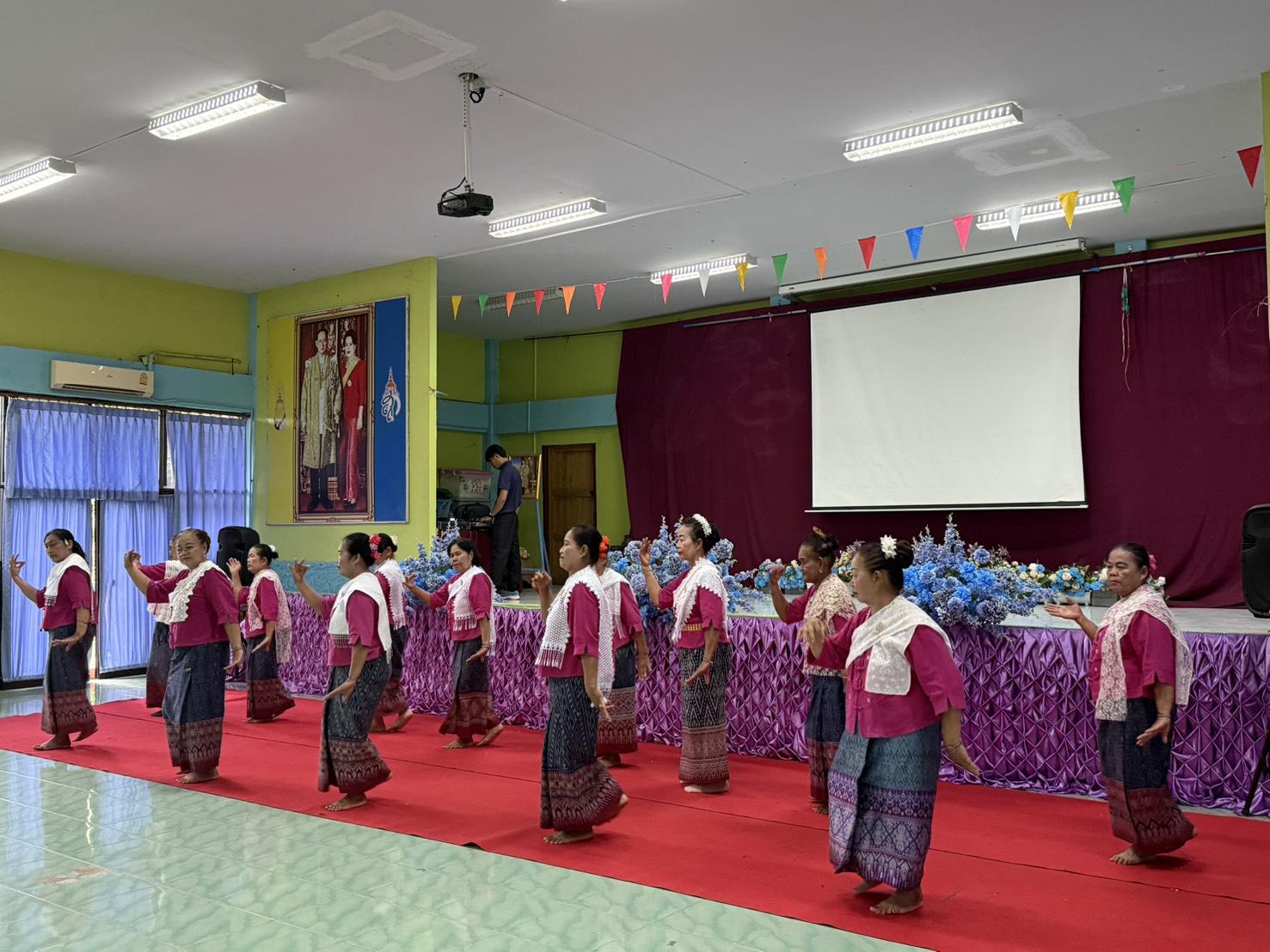 9. โครงการ Show and Share เชื่อมวัฒนธรรม สุขภาพดีมีเงินใช้ ที่ท่าพุทรา