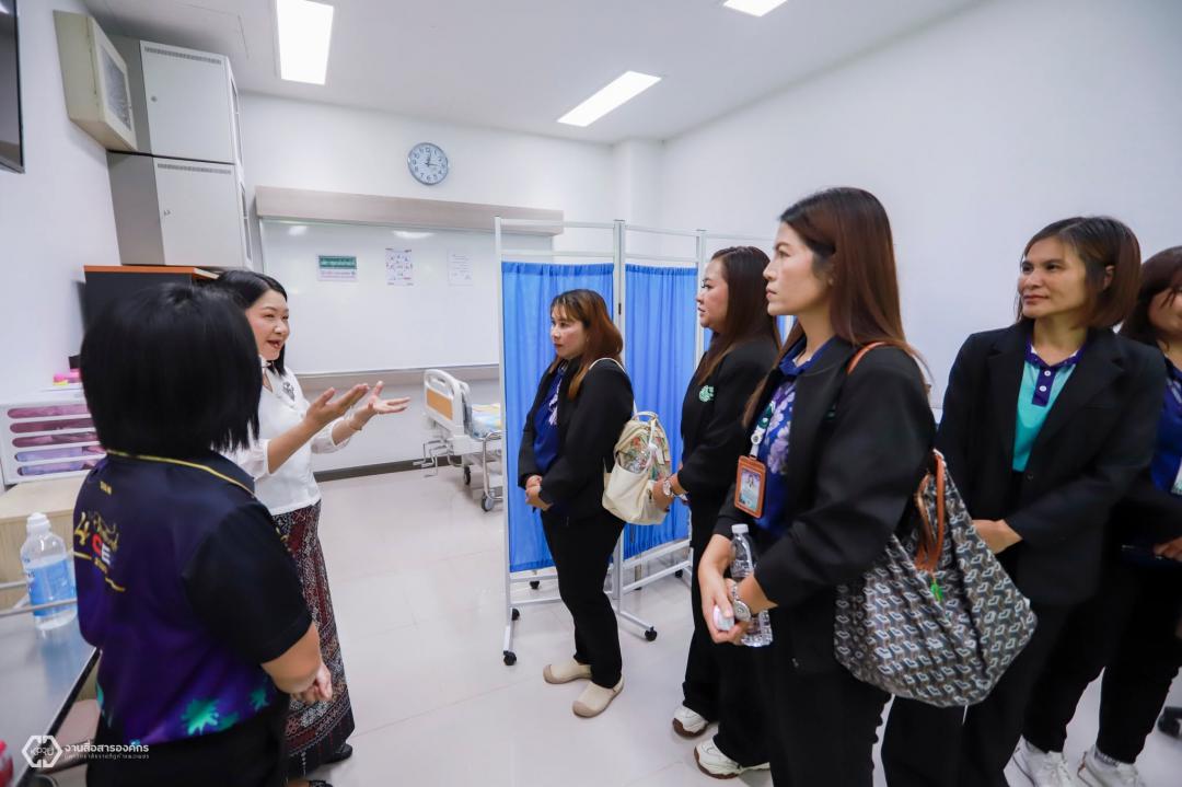 8. ณะพยาบาลศาสตร์ มหาวิทยาลัยราชภัฏกำแพงเพชร ให้การต้อนรับคณะศึกษาดูงานโครงการเสริมสร้างศักยภาพศูนย์ราชการสะดวก (Government Easy Contact Center : GECC) จากมหาวิทยาลัยราชภัฏสุรินทร์