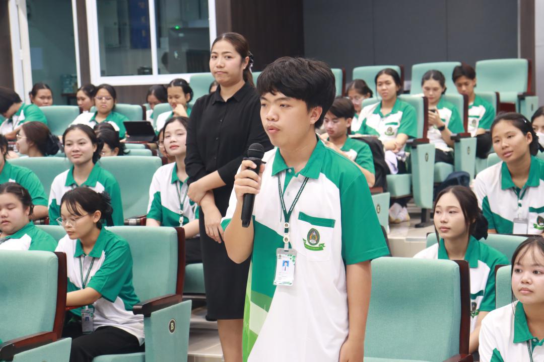 12. กิจกรรมบ่มเพาะอัตลักษณ์ที่พึงประสงค์ในวิชาชีพพยาบาล เสริมสร้างคุณลักษณะนักศึกษาสู่การเป็นพยาบาลวิชาชีพที่มีคุณภาพ