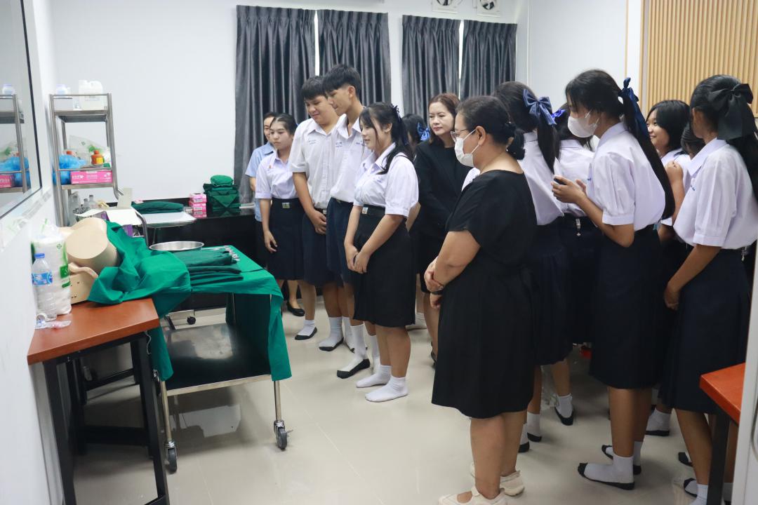 28. การเรียนและฝึกอบรมเพื่อเก็บสะสมหน่วยกิต (Credit Bank) ในรายวิชาการช่วยเหลือดูแลสุขภาพบุคคลที่บ้านและชุมชน ซึ่งเชื่อมโยงกับการเรียนรู้ผ่านระบบ KPRU MOOC
